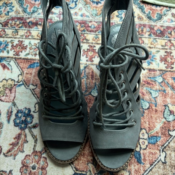 Vince Camuto olive green leather Lace-Up Block open toe Heel, size 7.5 - Picture 2 of 7